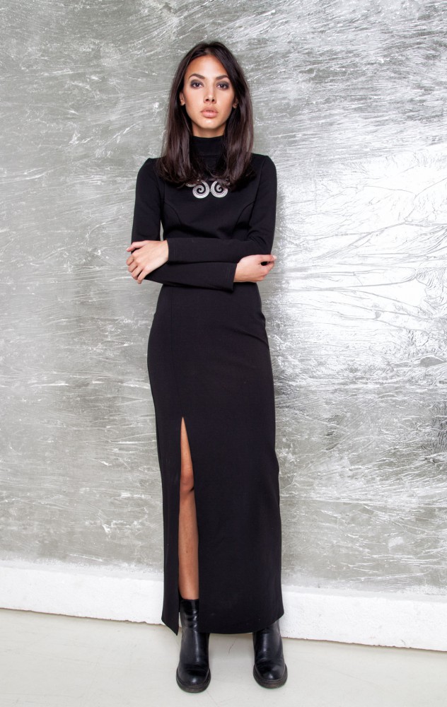Черное длинное платье с чем носить